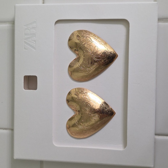 ZARA Textured Heart Earrings - Picture 5 of 15